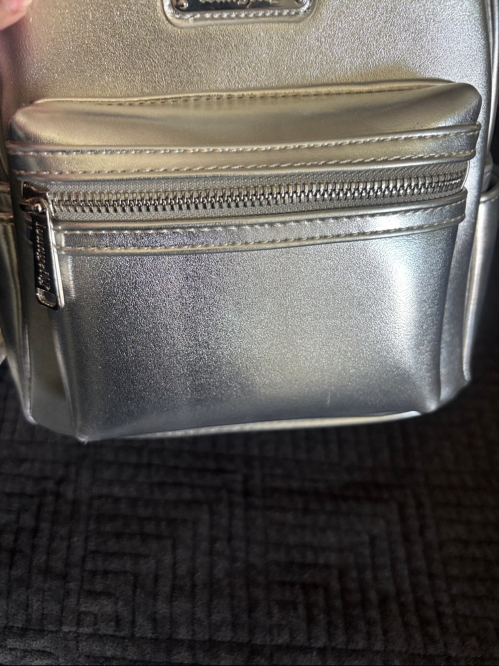 Loungefly Metallic Silver Minnie Mouse Mini Backpack - Picture 8 of 8